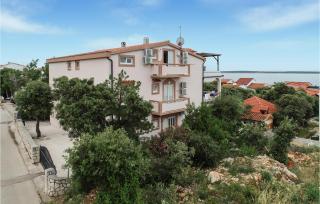 2 Bedroom Lovely Apartment In Mandre - Mandre - 0