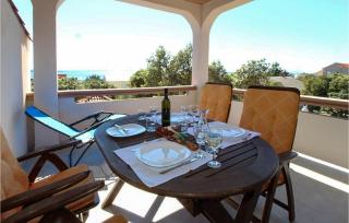 2 Bedroom Lovely Apartment In Mandre - Mandre - 9