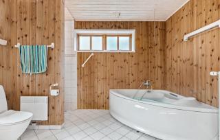 5 Bedroom Nice Home In Hadsund - 2