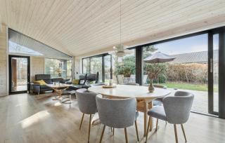 Stunning Home In Dronningmølle - 6