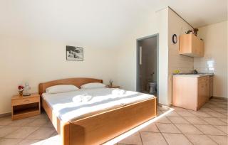 Lovely Apartment In Jezera With Wifi - Jezera - 4