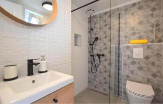 Awesome Apartment In Cizici With Wifi - 1