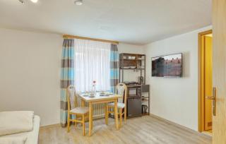 Amazing Apartment In Bischofsheim - 4