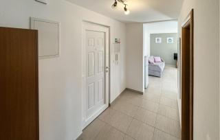 2 Bedroom Lovely Apartment In Omisalj - Omišalj - 1