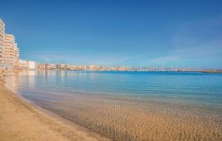 Beautiful Apartment In Torrevieja - Torrevieja - 3