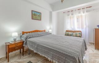 Beautiful Apartment In Torrevieja - Torrevieja - 5