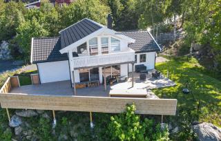 4 Bedroom Cozy Home In Lindesnes - Svenevik - 0