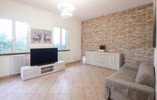 Cozy Home In Cecina With Wifi - 0