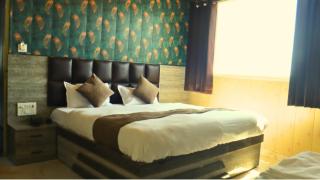 Ganga Riverfront Rooms And Banquet - 1