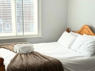 Entire Cosy Flat in Radlett - 3 Bedrooms -5 Beds - Sleeps 8 - Fast Train access into central London - Radlett - 4