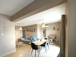 2 Combined Apts, Fast Wi-Fi, 5 Min Walk to Beach - Larnaca - 7