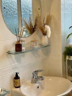 Lea Valley Nature Reserve Bright Home with Private Garden - 35 min to London - Nazeing - 1