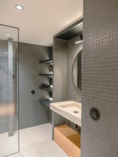 Chic 1BR Duplex w/AC Santa Catarina | By Airnest - Lissabon - 6