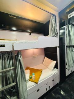 New Address Dormitory -1 min-Seepz Metro Station - Mumbai - 1