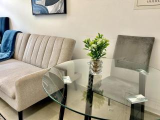 Homes2Retreat - Stylish Studio Gym & Pool, JVC Dubai - 0