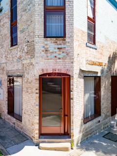 Camperdown- Luxury Architectural Apartment Escape - 1