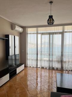 Spacious Sea View Apartment - Sarandë - 3