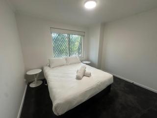Elizabethan Lodge - Melbourne - 2