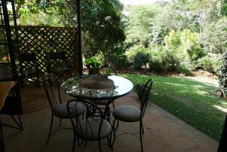 Stunning guest cottage in tranquil setting - Nairobi - 9