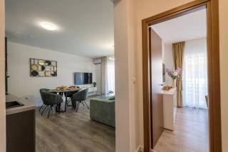Luxury Apartment Two Bedrooms Jacuzzi - Trogir - 3