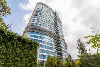 1 king-size Bed Stylish Westlands,Nairobi - Nairobi - 2