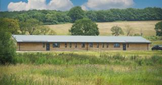 Starlight Lodge - 4 bedroom Barn with Hot Tub! - Tandridge - 0