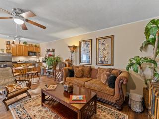 College Park-Orlando 5Star Villa Oasis - Home Away From Home - QUIET Neighborhood-PRIVATE Botanical Courtyard - mins from EOLA,DT, Winter Park - Free Parking & EV Plug In - Orlando - 6