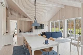 Modern Holiday Home With Large Garden Near Beach - Vig - 6