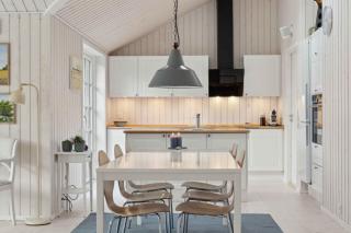 Modern Holiday Home With Large Garden Near Beach - Vig - 3
