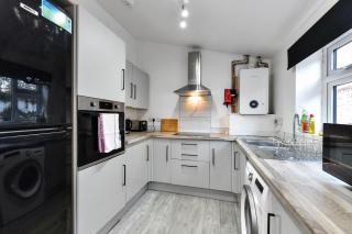 2-Bed Apartment Close to Town Centre and Transport - Nottingham - 8