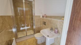 Riverside Apt- Sleeps 4 Parking & Transport Links - Barking - 5