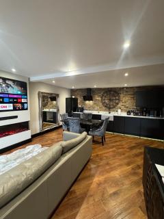 Cottage Retreat - Houghton Regis - 1