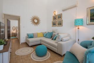 Beachfront Apartments - Trogir - 1