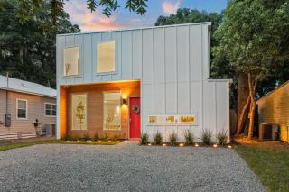 Modern Lux Coastal Home, 1mi to Historic Downtown, Fire Pit, King Beds - St. Augustine - 0