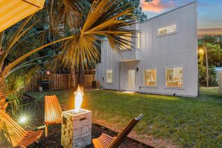 Modern Lux Coastal Home, 1mi to Historic Downtown, Fire Pit, King Beds - St. Augustine - 7