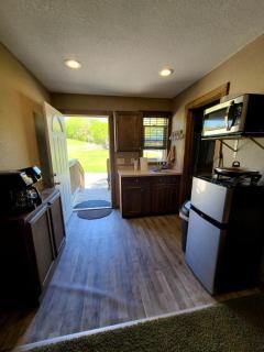 Cozy Cabin Rentals for a Family Getaway in Southeastern Iowa - Columbus Junction - 2