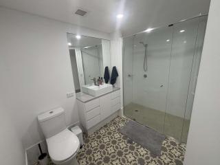 Seaside Sovereign Retreat - Caloundra - 2