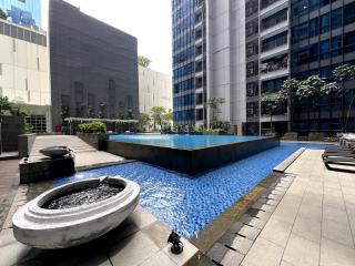2 Bed Casa Grande Mall Kota Kasablanka, view Swimming Pool By Travelibu - Jakarta - 8
