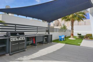 Hillside Luxury Villas by NRAS - 4