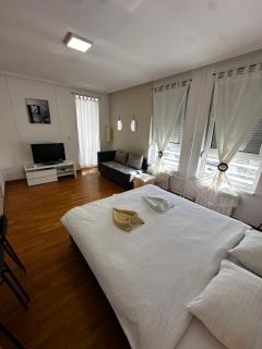 Nevena Belville Apartments - 1