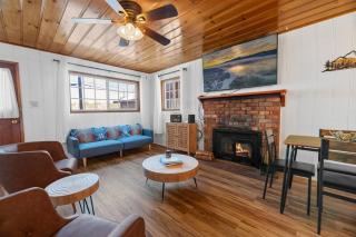 Blue Skies- Modern Cabin Near Slopes w Fireplace - Big Bear Lake - 6