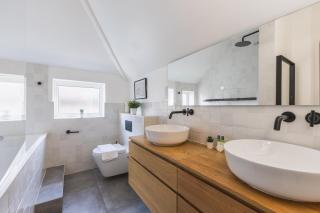 Upscale House in Acton East - Londra - 6