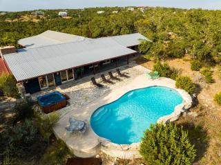Legendary 3 Bedroom Estate with Pool & Hot Tub! - Dripping Springs - 2
