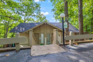 Lion's Den at the Safari Lodge - Osage Beach - 5