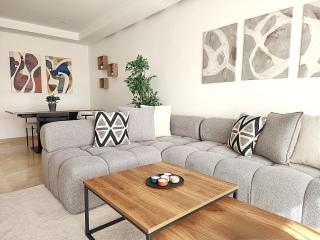 The 53 Gauthier by IB Signature - Stylish two-Bedroom flat - Wifi, Self Check-in, Day and Night Security, close to all facilities - 6