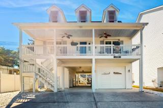 Livin' the Dream at 26th Ave N - 0