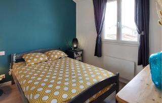 2 Bedroom Lovely Apartment In Vayres - 8