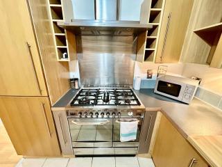 City Centre Apartment, Nr West Quay, Free Parking - Southampton - 1