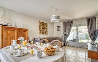 3 Bedroom Gorgeous Home In Rochefort - 4