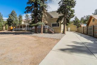 Mountain Villa Scenic Views Hot Tub & Fire Pit - 4